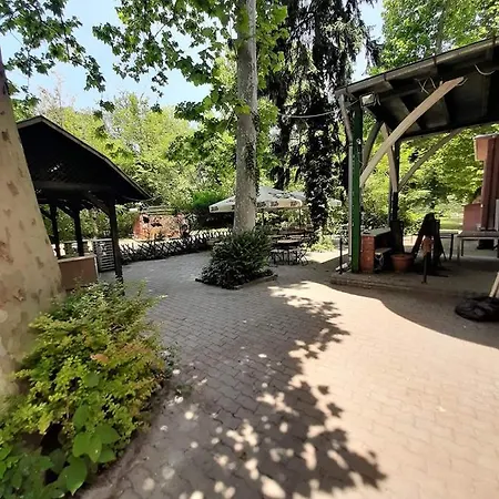 Krudy Panzio B&B
